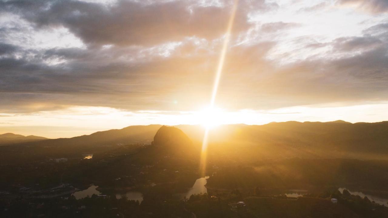 Domus Glamping Guatape Hotel ภายนอก รูปภาพ