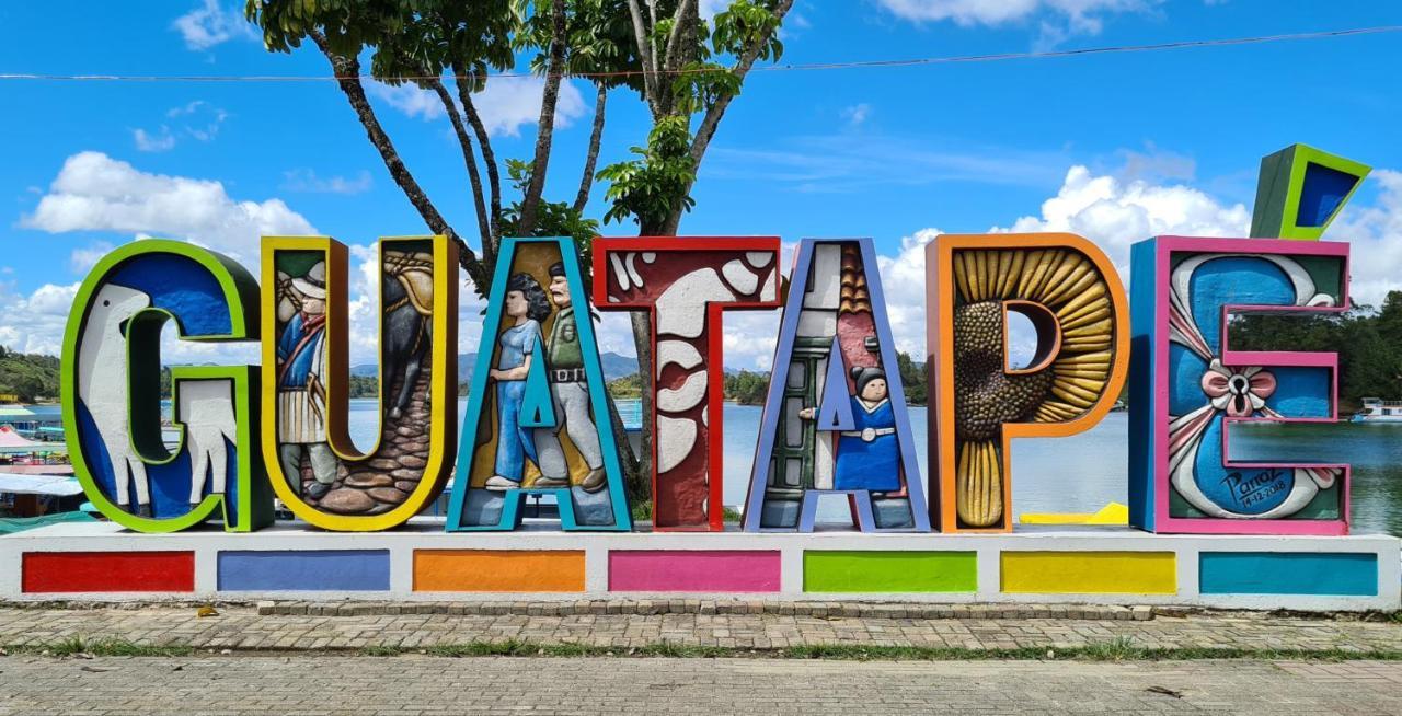 Domus Glamping Guatape Hotel ภายนอก รูปภาพ