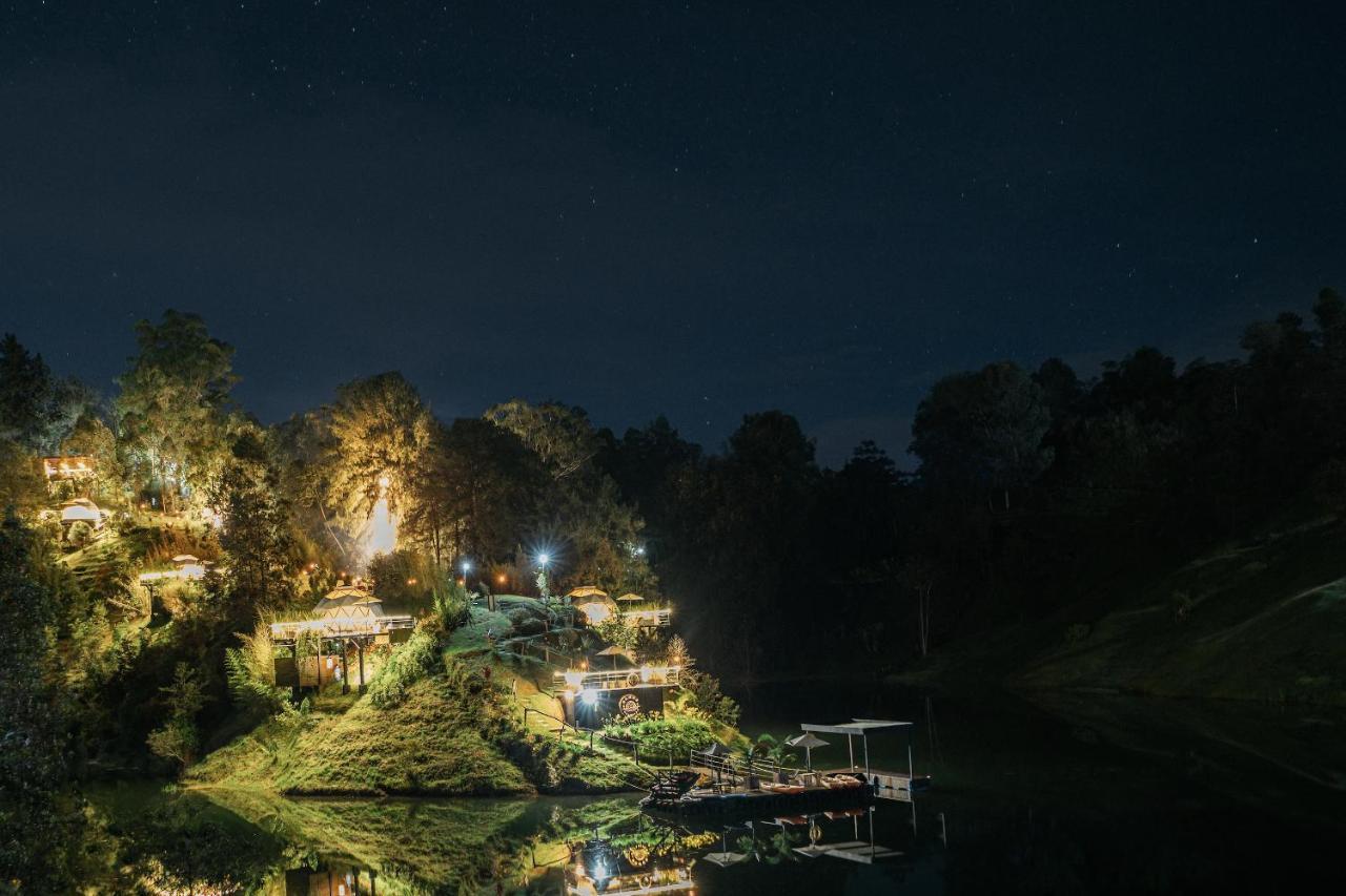 Domus Glamping Guatape Hotel ภายนอก รูปภาพ