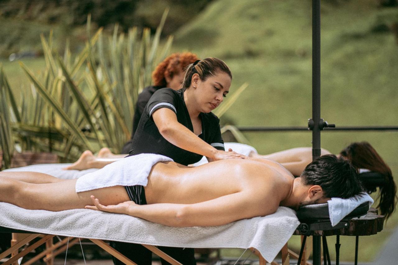 Domus Glamping Guatape Hotel ภายนอก รูปภาพ