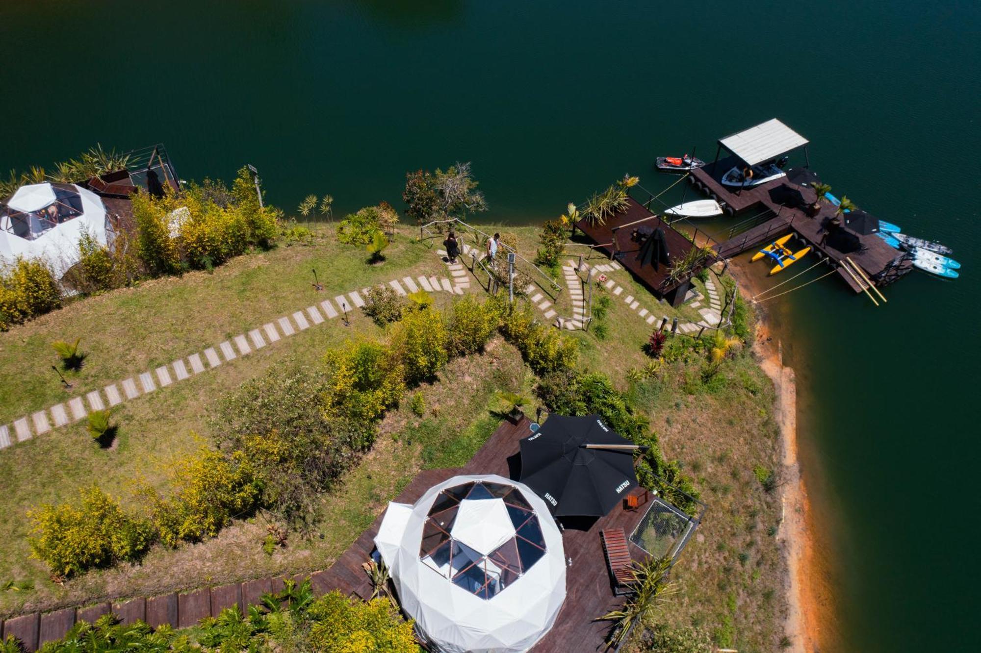 Domus Glamping Guatape Hotel ภายนอก รูปภาพ