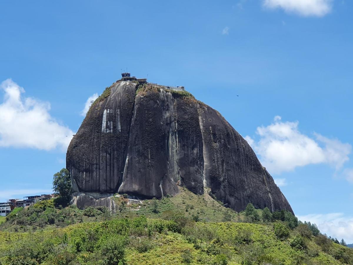 Domus Glamping Guatape Hotel ภายนอก รูปภาพ